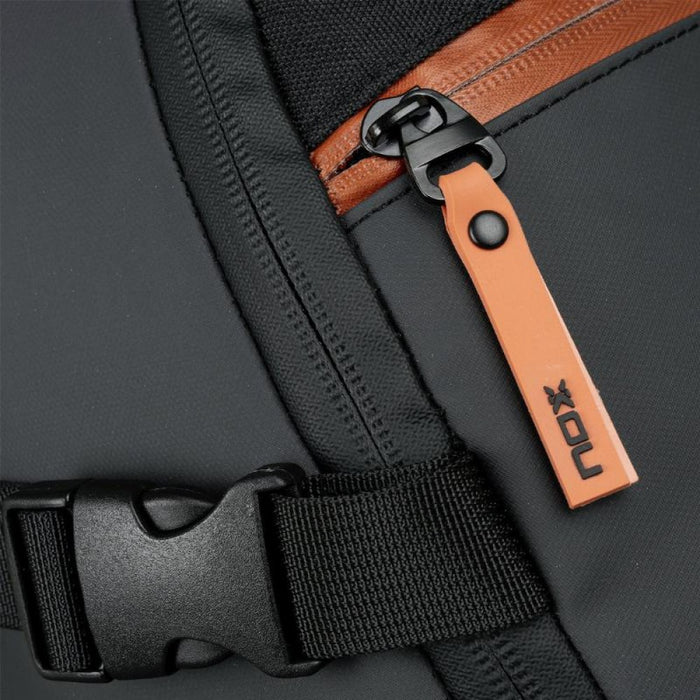 Nox Luxury Open Series Rugzak Zwart Bruin - Agustin Tapia